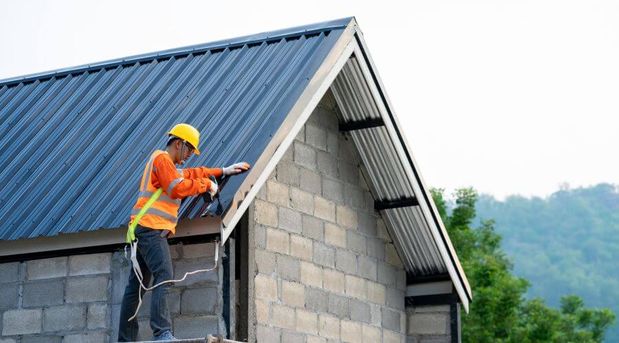 Professional metal roof installation in Vassar, MI